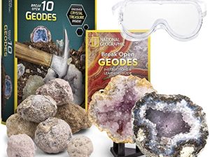 NATIONAL GEOGRAPHIC Break Open 10 Premium Geodes – Includes Goggles
